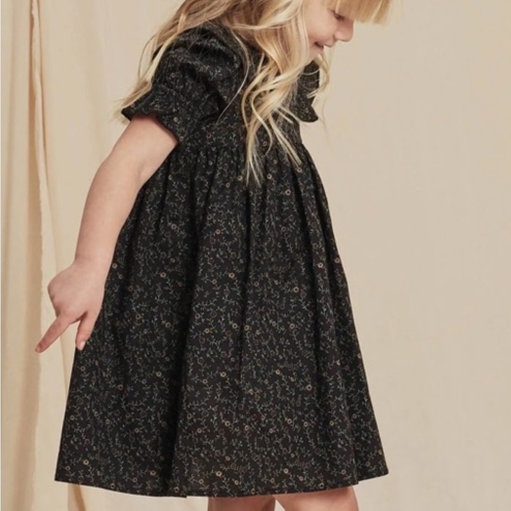 Noralee
joannie dress | dark floral size 6. New without tags.
